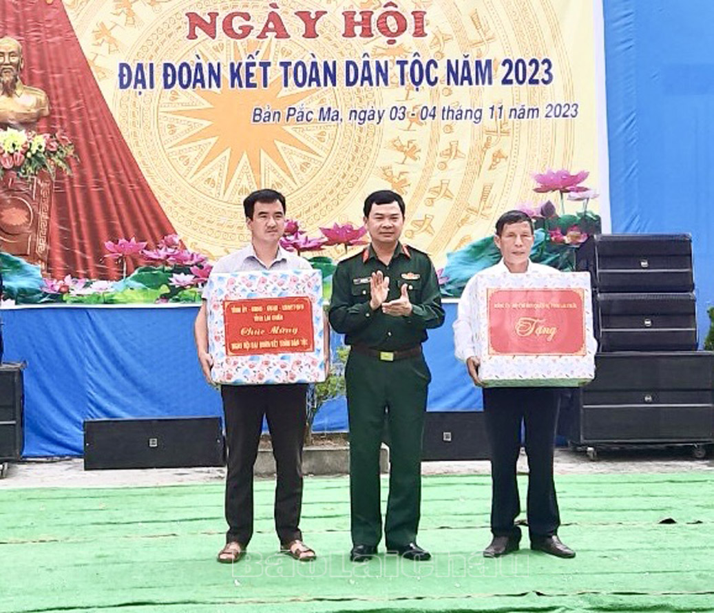 tặng quà